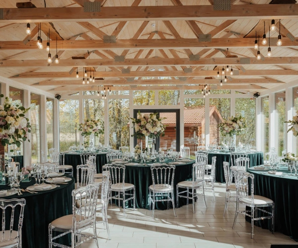 beautiful-luxurious-wedding-ceremony-hall-scaled-1