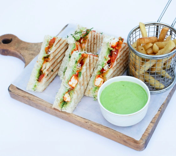 mustafa-fatemi-Iy63wBayBhQ-unsplash-1