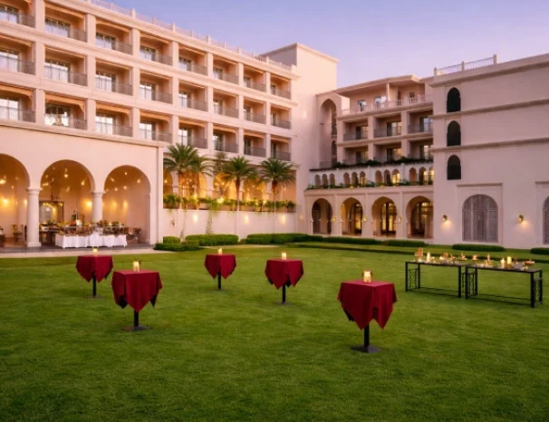 Courtyard Lawn(1)-1